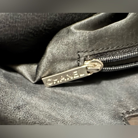 Chanel Hamptons Foldover Clutch Black Quilted Leather Handbag - Picture 10 of 16